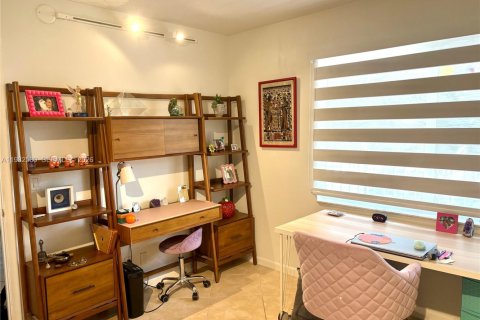 Copropriété à vendre à Pembroke Pines, Floride: 2 chambres, 125.6 m2 № 2050194 - photo 12