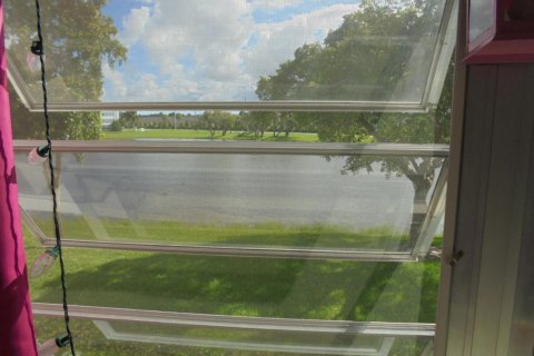 Copropriété à louer à Boca Raton, Floride: 2 chambres, 85.1 m2 № 851805 - photo 1
