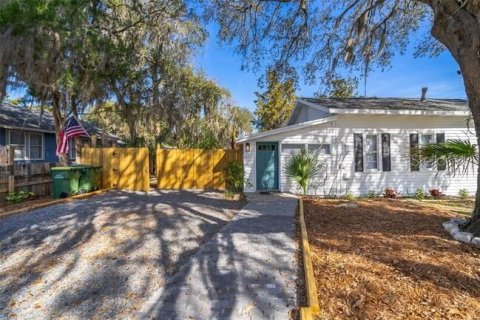 Apartment in Leesburg, Florida 2 bedrooms, 92.9 sq.m. № 2157511