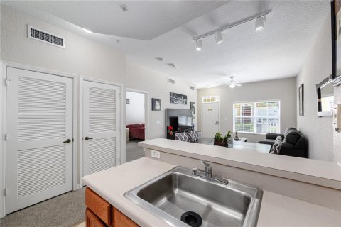 Condominio en venta en Kissimmee, Florida, 3 dormitorios, 120.4 m2 № 1801883 - foto 10