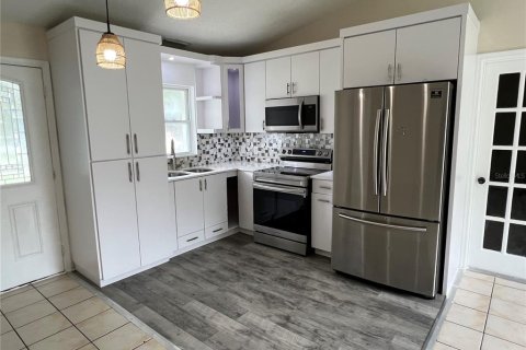 House in Apopka, Florida 3 bedrooms, 104.98 sq.m. № 2258993 - photo 8