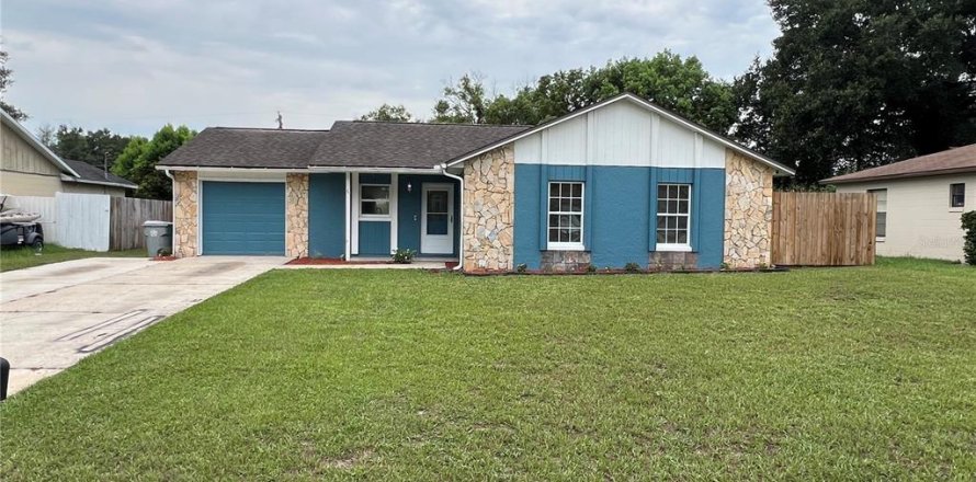 House in Apopka, Florida 3 bedrooms, 104.98 sq.m. № 2258993