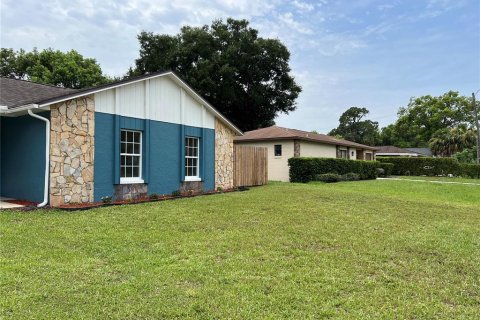 House in Apopka, Florida 3 bedrooms, 104.98 sq.m. № 2258993 - photo 6