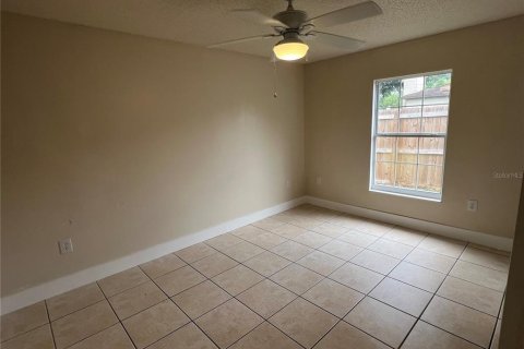 House in Apopka, Florida 3 bedrooms, 104.98 sq.m. № 2258993 - photo 14
