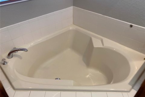 Villa ou maison à louer à Kissimmee, Floride: 3 chambres, 168.43 m2 № 1797877 - photo 10