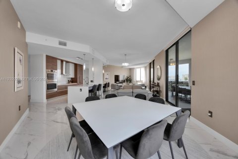 Condo in Coral Gables, Florida, 4 bedrooms  № 1997669 - photo 10