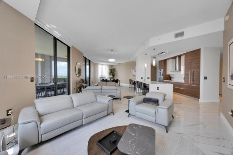 Condo in Coral Gables, Florida, 4 bedrooms  № 1997669 - photo 3