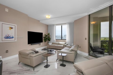 Condo in Coral Gables, Florida, 4 bedrooms  № 1997669 - photo 5