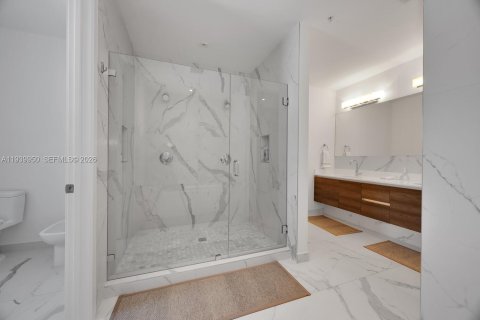 Condo in Coral Gables, Florida, 4 bedrooms  № 1997669 - photo 23