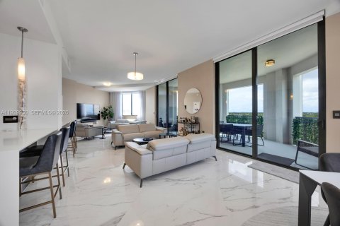 Condo in Coral Gables, Florida, 4 bedrooms  № 1997669 - photo 9
