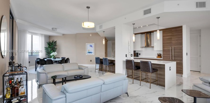 Condo in Coral Gables, Florida, 4 bedrooms  № 1997669