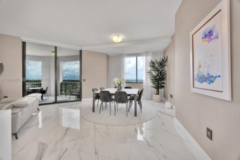 Condo in Coral Gables, Florida, 4 bedrooms  № 1997669 - photo 11