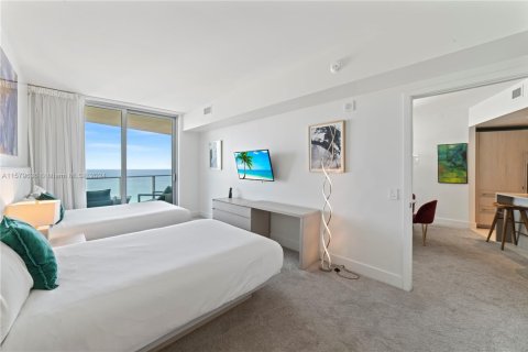 Снять в аренду кондоминиум в Холливуд, Флорида 2 спальни, 109.53м2, № 1958876 - фото 18