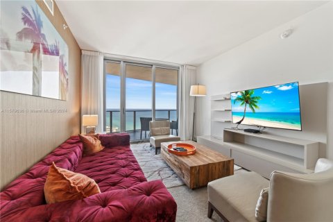 Снять в аренду кондоминиум в Холливуд, Флорида 2 спальни, 109.53м2, № 1958876 - фото 10