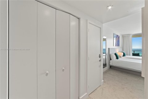 Снять в аренду кондоминиум в Холливуд, Флорида 2 спальни, 109.53м2, № 1958876 - фото 19