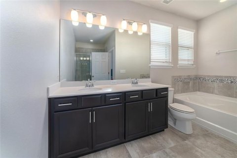 House in Kissimmee, Florida 3 bedrooms, 196.95 sq.m. № 1850032 - photo 12