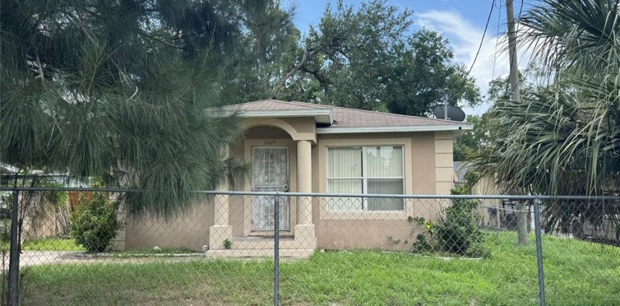 Villa ou maison à Tampa, Floride 3 chambres, 112.88 m2 № 2417008