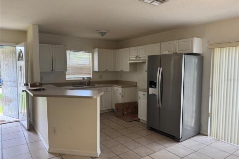 Villa ou maison à vendre à Tampa, Floride: 3 chambres, 112.88 m2 № 2417008 - photo 4