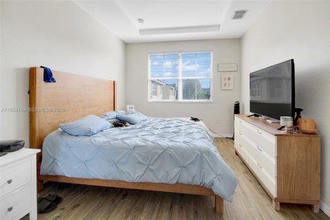 Townhouse in Miami, Florida 4 bedrooms № 2031968 - photo 23