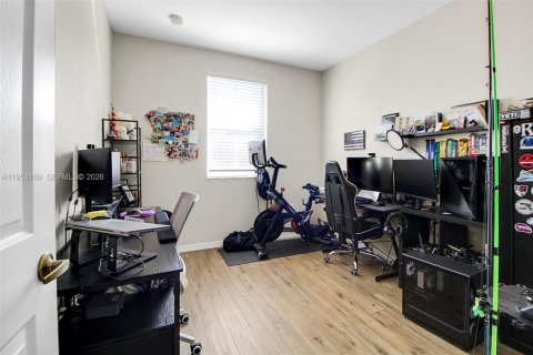 Townhouse in Miami, Florida 4 bedrooms № 2031968 - photo 18