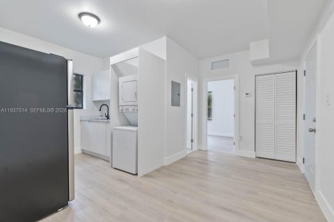 Propiedad comercial en venta en Miami, Florida № 2088489 - foto 22