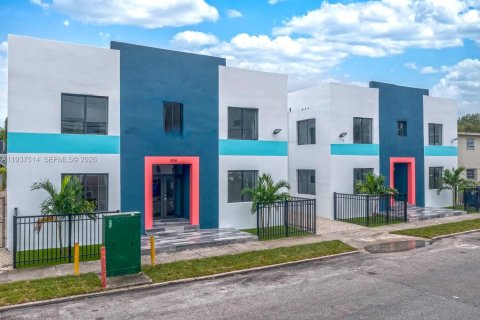 Propiedad comercial en venta en Miami, Florida № 2088489 - foto 10