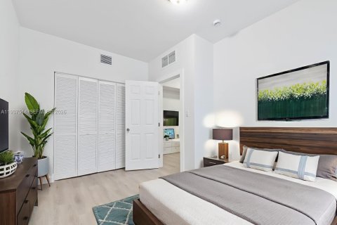 Propiedad comercial en venta en Miami, Florida № 2088489 - foto 21
