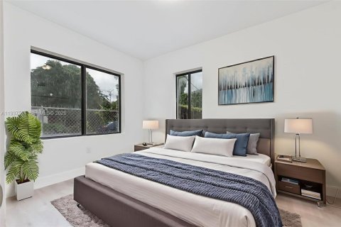 Propiedad comercial en venta en Miami, Florida № 2088489 - foto 27
