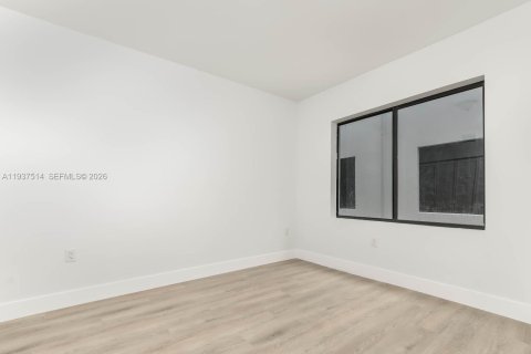 Propiedad comercial en venta en Miami, Florida № 2088489 - foto 29