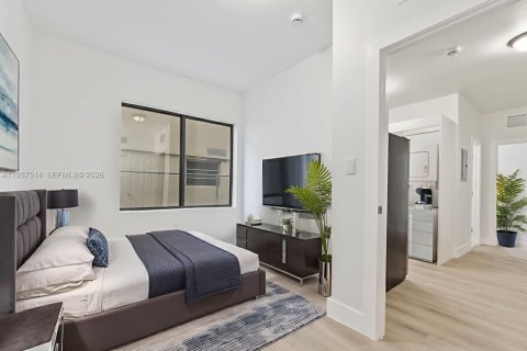 Propiedad comercial en venta en Miami, Florida № 2088489 - foto 18