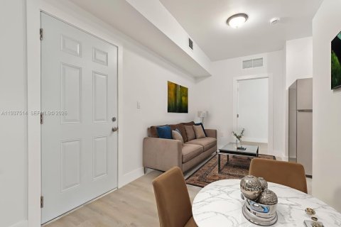 Propiedad comercial en venta en Miami, Florida № 2088489 - foto 15