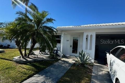House in Longboat Key, Florida 2 bedrooms, 102.19 sq.m. № 2141831