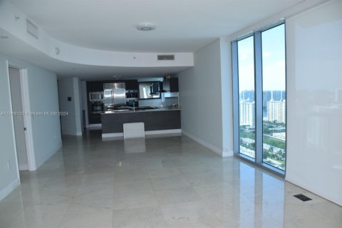 Condominio en venta en Sunny Isles Beach, Florida, 4 dormitorios, 222.41 m2 № 2035403 - foto 20