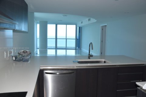 Condominio en venta en Sunny Isles Beach, Florida, 4 dormitorios, 222.41 m2 № 2035403 - foto 12