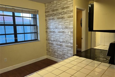 Condominio en venta en Miami, Florida, 3 dormitorios, 126.72 m2 № 1987916 - foto 6