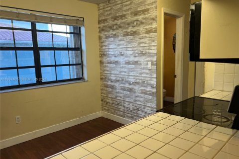 Condominio en venta en Miami, Florida, 3 dormitorios, 126.72 m2 № 1987916 - foto 12