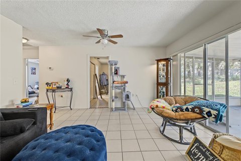 Commercial property in Spring Hill, Florida 4 bedrooms, 193.24 sq.m. № 2373574 - photo 21