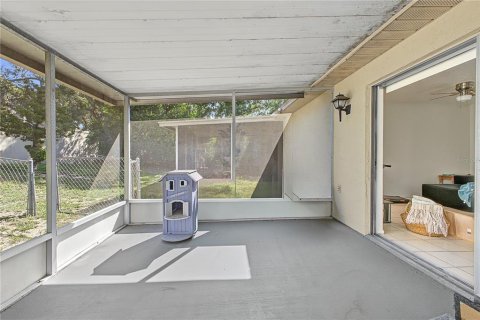 Commercial property in Spring Hill, Florida 4 bedrooms, 193.24 sq.m. № 2373574 - photo 25