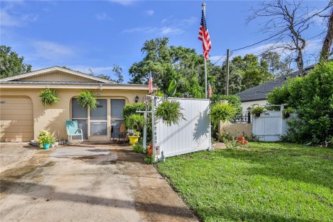 Commercial property in Spring Hill, Florida 4 bedrooms, 193.24 sq.m. № 2373574 - photo 30