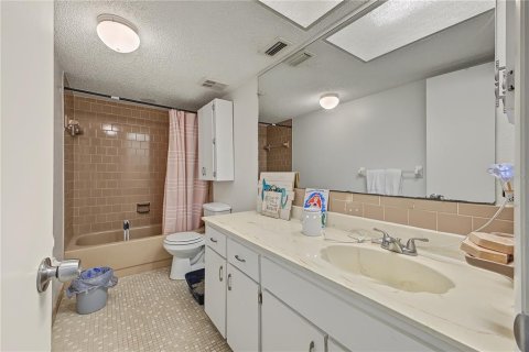 Commercial property in Spring Hill, Florida 4 bedrooms, 193.24 sq.m. № 2373574 - photo 16