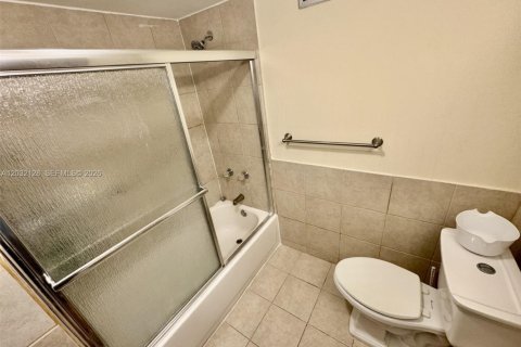 Copropriété à vendre à North Miami, Floride: 1 chambre, 79.43 m2 № 2146502 - photo 7
