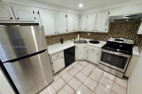 Copropriété à vendre à North Miami, Floride: 1 chambre, 79.43 m2 № 2146502 - photo 3