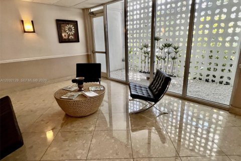 Copropriété à vendre à North Miami, Floride: 1 chambre, 79.43 m2 № 2146502 - photo 22