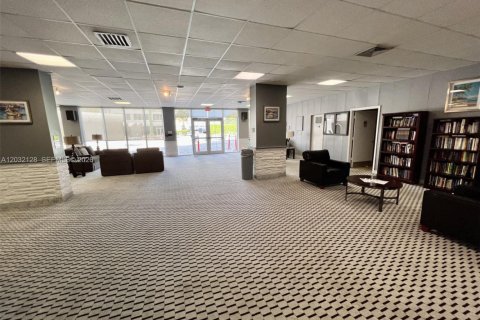 Copropriété à vendre à North Miami, Floride: 1 chambre, 79.43 m2 № 2146502 - photo 15