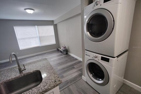 Condo in Orlando, Florida, 1 bedroom  № 1579251 - photo 5