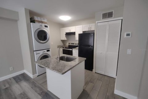 Condo in Orlando, Florida, 1 bedroom  № 1579251 - photo 3