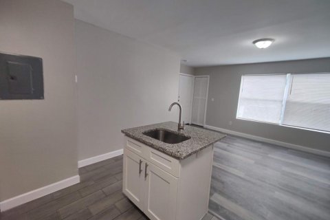 Condo in Orlando, Florida, 1 bedroom  № 1579251 - photo 7