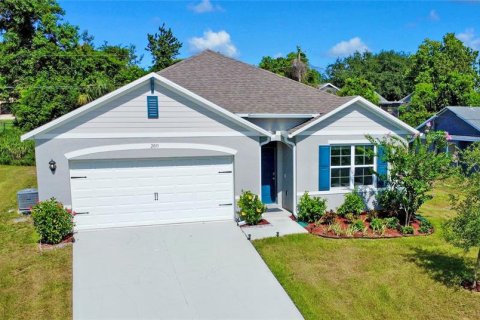 House in Deltona, Florida 4 bedrooms, 170.57 sq.m. № 2195252