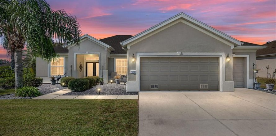 House in Summerfield, Florida 3 bedrooms, 211.63 sq.m. № 1420956