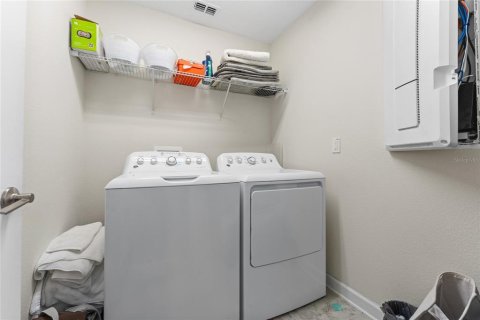Casa en venta en Orlando, Florida, 4 dormitorios, 230.03 m2 № 1902480 - foto 28